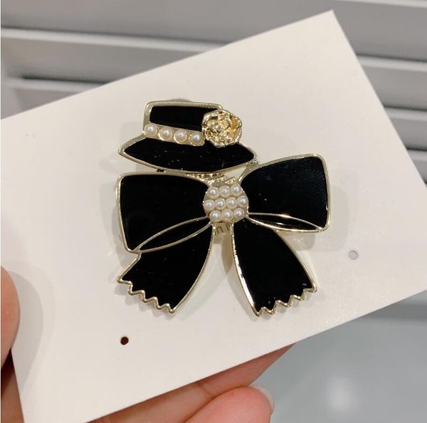 dongdaemun new fashion temperament camellia letter pearl brooch women's sweater pin accessories button pin fast delivery, Gray
dongdaemun new fashion temperament camellia letter pearl brooch women's sweater pin accessories button pin fast delivery, Gray