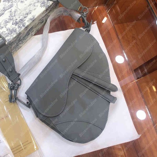 fashion saddle ultramatte crossbody women luxurys s handbag womens shoulder bag tote designers purses wallet b21012001l
fashion saddle ultramatte crossbody women luxurys s handbag womens shoulder bag tote designers purses wallet b21012001l