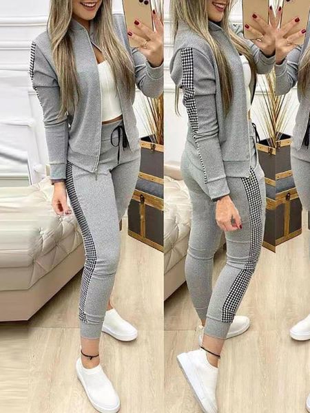 women's shorts 2021 autumn and winter long-sleeved sweatshirt + high-waist pencil pants casual stitching plaid trousers suit, White;black
women's shorts 2021 autumn and winter long-sleeved sweatshirt + high-waist pencil pants casual stitching plaid trousers suit, White;black