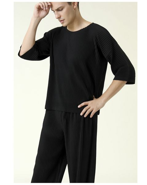 knits miyake fold style men`s fashion o-neck half sleeve soild casual t-shirt, White
knits miyake fold style men`s fashion o-neck half sleeve soild casual t-shirt, White