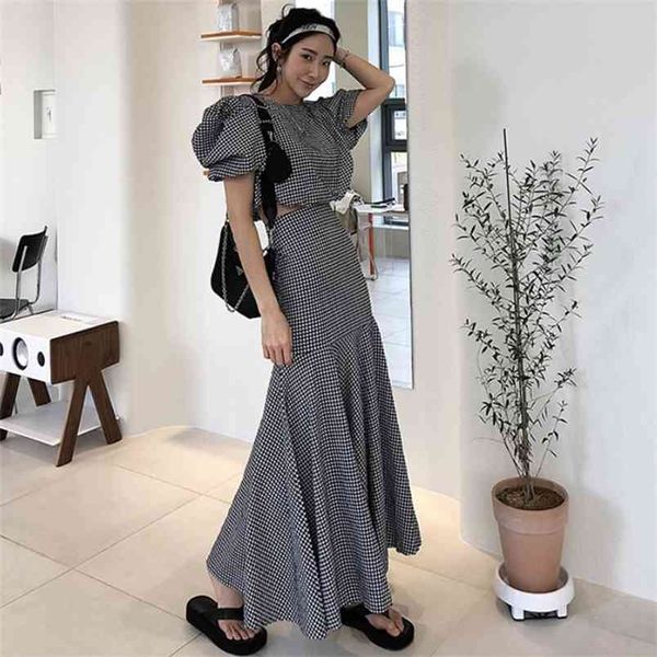 summer women fashion plaid puff short sleeve shirt + bodycon long mermaid skirt sets 2 pieces casual suit set 210519, White
summer women fashion plaid puff short sleeve shirt + bodycon long mermaid skirt sets 2 pieces casual suit set 210519, White