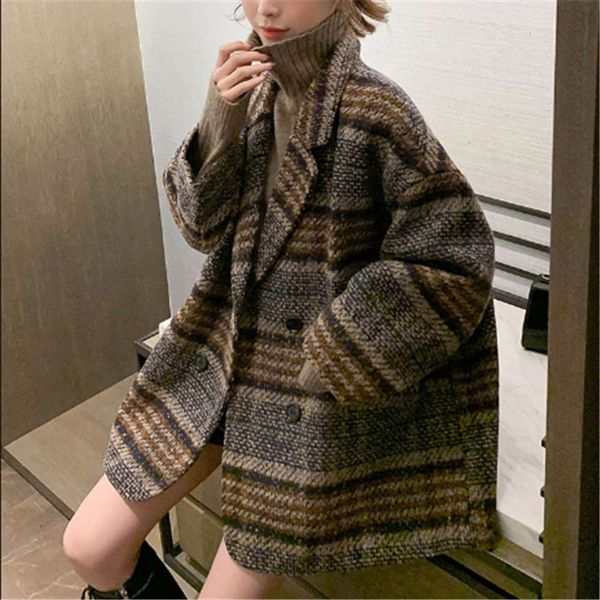 suit coat female autumn and winter fashion small man versatile plaid tweed medium long wool, Black;brown
suit coat female autumn and winter fashion small man versatile plaid tweed medium long wool, Black;brown