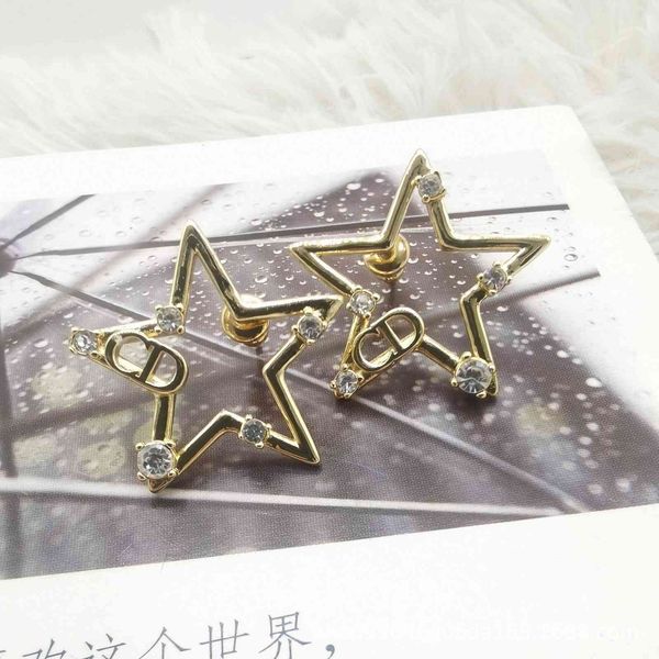 2021 luxury designer jewelry 21 new earrings female 925 silver needle wind star inlaid diamond letter earrings
2021 luxury designer jewelry 21 new earrings female 925 silver needle wind star inlaid diamond letter earrings