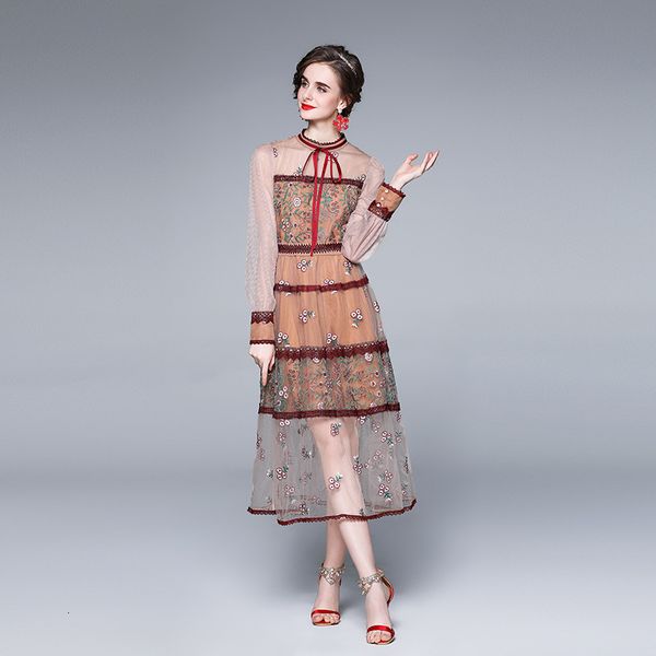 2021 autumn women's gauze heavy industry embroidery spell water-soluble flower slim celebrity temperament long dress, Black;gray
2021 autumn women's gauze heavy industry embroidery spell water-soluble flower slim celebrity temperament long dress, Black;gray