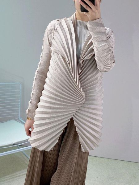 women's jackets changpleat 2021 autumn cardigan jacket miyak fold large size slim long-sleeved irregular pleated coat, Black;brown
women's jackets changpleat 2021 autumn cardigan jacket miyak fold large size slim long-sleeved irregular pleated coat, Black;brown