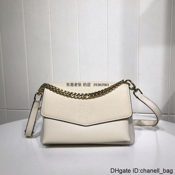2020 charm2019 original pure kira litchi grain cowhide single shoulder messenger chain decoration woman package three-colour
2020 charm2019 original pure kira litchi grain cowhide single shoulder messenger chain decoration woman package three-colour