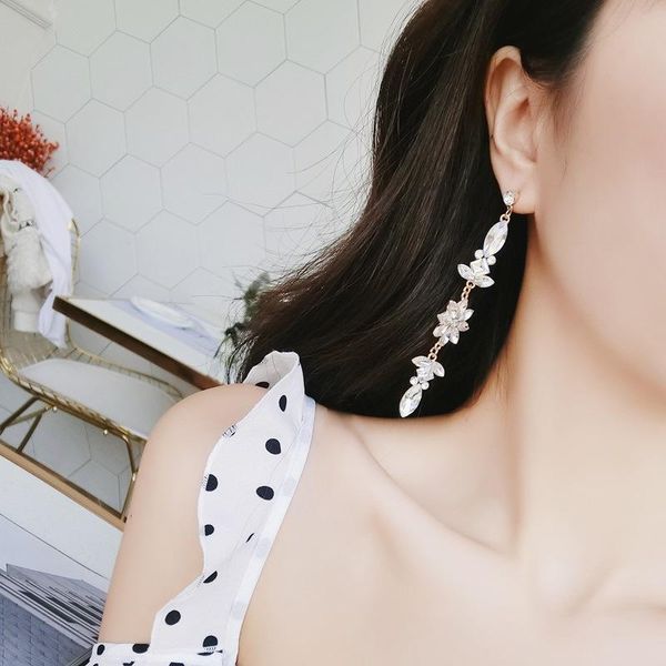 korea elegant flower asymmetry dangle earrings shiny acrylic crystal long chain pendiente girl fashion jewelry & chandelier, Silver
korea elegant flower asymmetry dangle earrings shiny acrylic crystal long chain pendiente girl fashion jewelry & chandelier, Silver