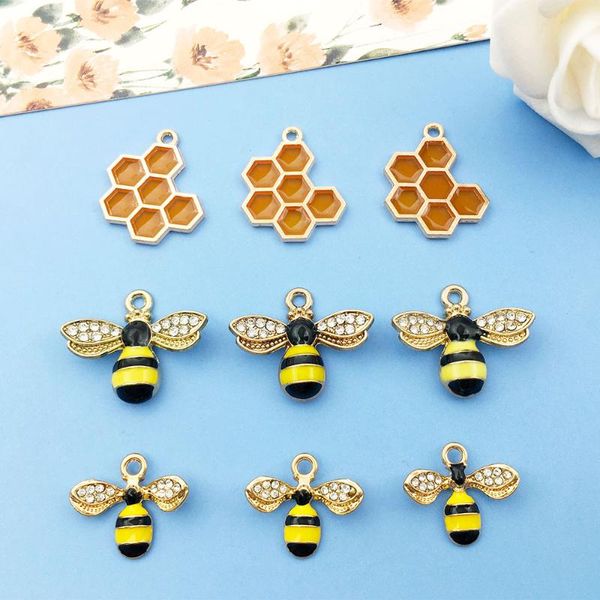 charms 5pcs enamel plated bee for diy findings fashion necklace pendant bracelet earring handicraft jewelry making accessories, Bronze;silver
charms 5pcs enamel plated bee for diy findings fashion necklace pendant bracelet earring handicraft jewelry making accessories, Bronze;silver