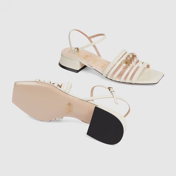 2021 latest leather high heeled buckle low heeled womens sandals beautiful in summer casual classic black and white
2021 latest leather high heeled buckle low heeled womens sandals beautiful in summer casual classic black and white