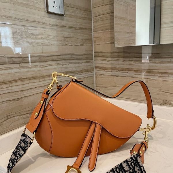 saddle bag is the most popular in fashion industry. portable single shoulder slanting fashion is the eternal classic crossbody bag ysj
saddle bag is the most popular in fashion industry. portable single shoulder slanting fashion is the eternal classic crossbody bag ysj
