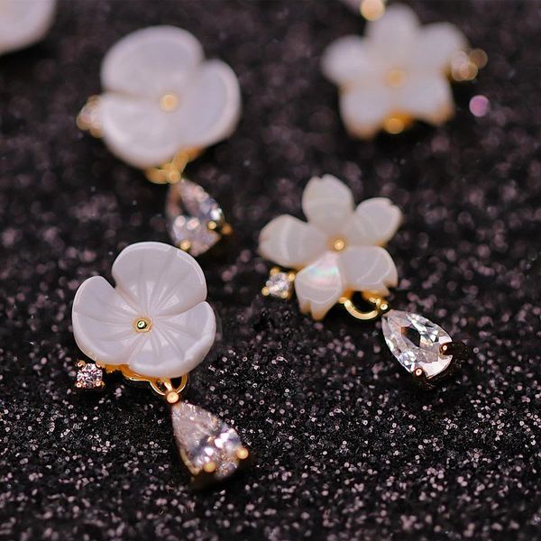 pcs japanese nail art accessories natural shell flower zircon rhinestone with pendant polish glue decoration decorations, Silver;gold
pcs japanese nail art accessories natural shell flower zircon rhinestone with pendant polish glue decoration decorations, Silver;gold