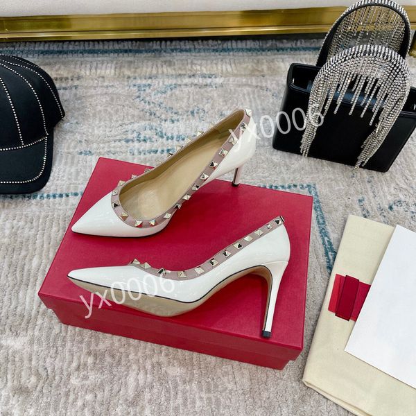 round-toe lace-up 35-42 flat women luxury designer casual shoes stellar low-sneakers-style canvas shoes fashion breathable design yh211209, Red;white
round-toe lace-up 35-42 flat women luxury designer casual shoes stellar low-sneakers-style canvas shoes fashion breathable design yh211209, Red;white