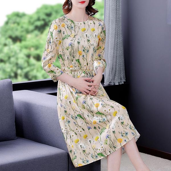 casual dresses coigarsam women dress autumn 2021 office lady vintage long sleeve silk floral print o-neck high waist yellow, Black;gray
casual dresses coigarsam women dress autumn 2021 office lady vintage long sleeve silk floral print o-neck high waist yellow, Black;gray