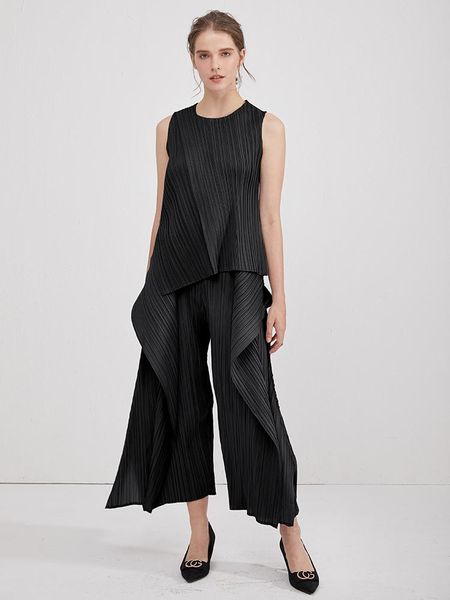 women's tracksuits summer miyake pleated shirt t-shirt vest casual wide leg pants irregular designer fashion womens trouser suits two p, Gray
women's tracksuits summer miyake pleated shirt t-shirt vest casual wide leg pants irregular designer fashion womens trouser suits two p, Gray