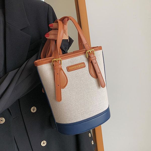 evening bags niche design bag 2021 female ins shoulder underarm handbag bucket width: 21.5cm
evening bags niche design bag 2021 female ins shoulder underarm handbag bucket width: 21.5cm