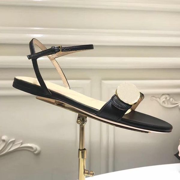 fashion flat heel ankle strap sandals luxury designer for woman lady girl gold silver white black beige loafers thin summer classic simple s
fashion flat heel ankle strap sandals luxury designer for woman lady girl gold silver white black beige loafers thin summer classic simple s