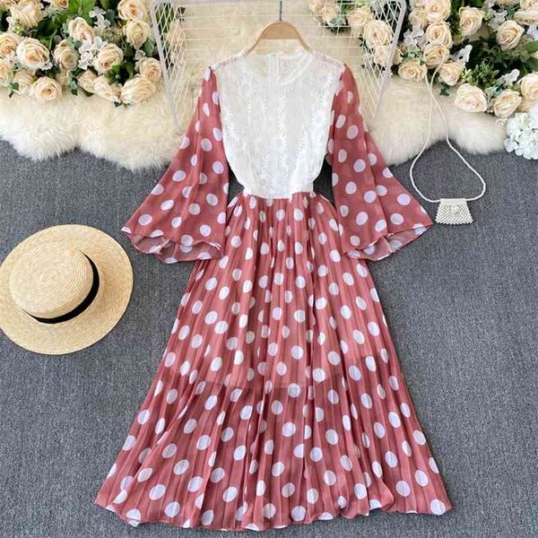 fashion french retro vestidos polka dot lace splicing v-neck trumpet sleeve slim midi dress c184 210507, Black;gray
fashion french retro vestidos polka dot lace splicing v-neck trumpet sleeve slim midi dress c184 210507, Black;gray