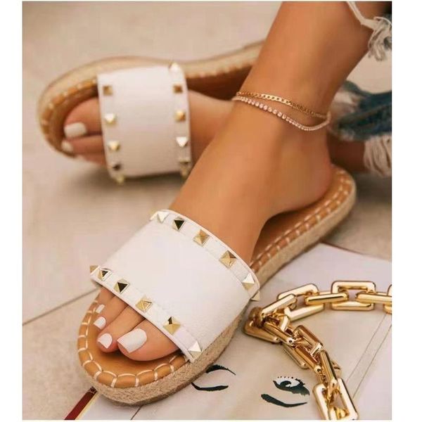 slippers summer beach solid color open toe rivet flat sandals outdoor casual fashion women's shoes plus size 43, Black
slippers summer beach solid color open toe rivet flat sandals outdoor casual fashion women's shoes plus size 43, Black