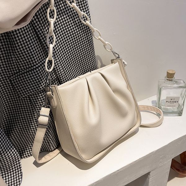 niche design bag female 2021 new fashion high-end messenger bag shoulder bag bucket underarm dual-use width 23cm
niche design bag female 2021 new fashion high-end messenger bag shoulder bag bucket underarm dual-use width 23cm