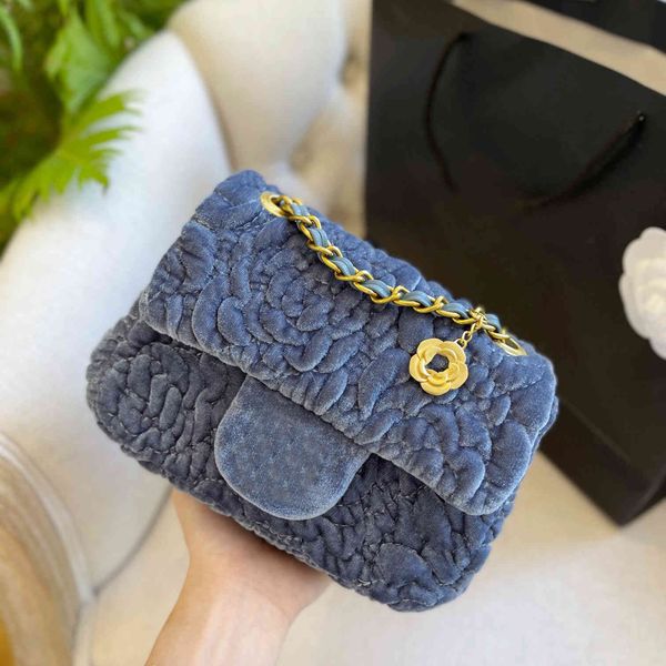design s women's chain small women's autumn and winter new fashion plush messenger net square bag
design s women's chain small women's autumn and winter new fashion plush messenger net square bag