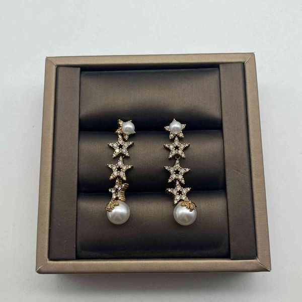 design jewelry new old diamond five pointed star pearl bee letter earrings high version silver needle, Golden
design jewelry new old diamond five pointed star pearl bee letter earrings high version silver needle, Golden