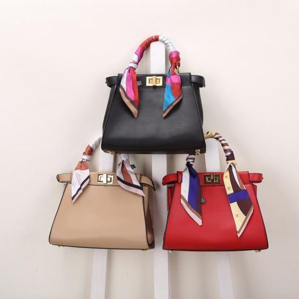 early spring 2020 single shoulder cross carry silk scarf fashionable versatile super practical leisure printed cow hide lady kitten bag
early spring 2020 single shoulder cross carry silk scarf fashionable versatile super practical leisure printed cow hide lady kitten bag