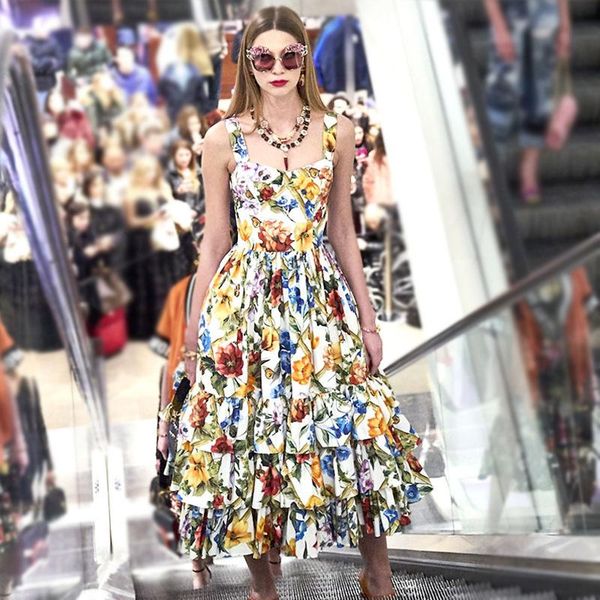 casual dresses 2021 fashion floral print bra strap multi layer cake slim mid length dress, Black;gray
casual dresses 2021 fashion floral print bra strap multi layer cake slim mid length dress, Black;gray