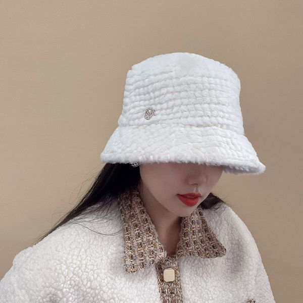 wide brim hats 2021 winter for women warm bucket lambhair tide flat cap female trendy wild japan white black panama hat, Blue;gray
wide brim hats 2021 winter for women warm bucket lambhair tide flat cap female trendy wild japan white black panama hat, Blue;gray