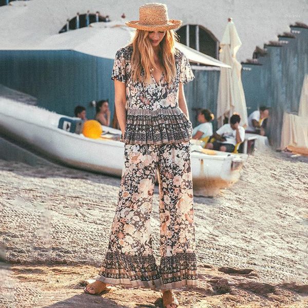 women's tracksuits spring and summer 2021 beach break bohemian v-neck loose-fitting two-piece short sleeved length pants girl suit, Gray
women's tracksuits spring and summer 2021 beach break bohemian v-neck loose-fitting two-piece short sleeved length pants girl suit, Gray