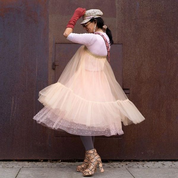 skirts light champagne tulle for women jupe femme long tiered birthday female elastic waist bridal skirt, Black
skirts light champagne tulle for women jupe femme long tiered birthday female elastic waist bridal skirt, Black