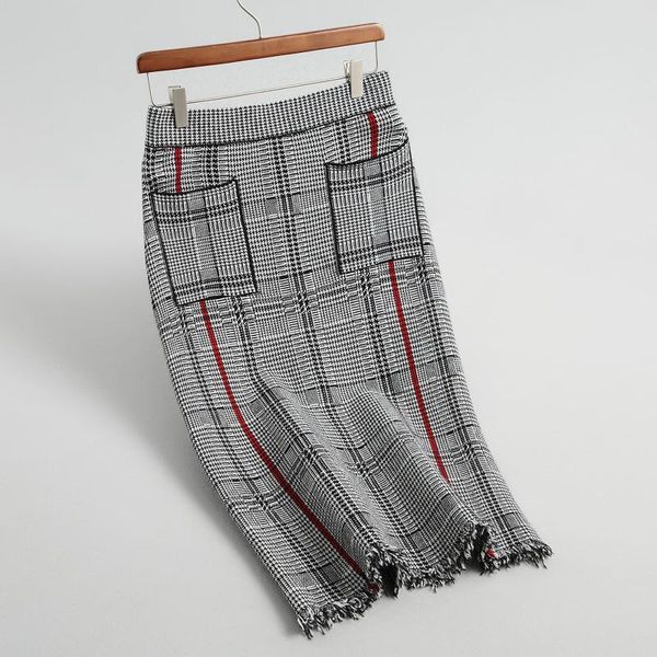 skirts 2021 autumn and winter vintage plaid knit bottom skirt houndstooth tassel, Black
skirts 2021 autumn and winter vintage plaid knit bottom skirt houndstooth tassel, Black