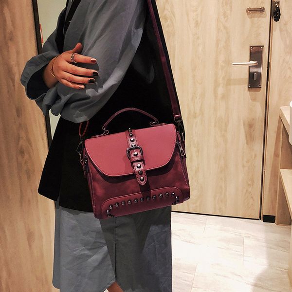 swdf 2021 new women handbag rivet messenger bags shoulder bags matte pu satchels crossbody purse simple fashion bag ladies
swdf 2021 new women handbag rivet messenger bags shoulder bags matte pu satchels crossbody purse simple fashion bag ladies