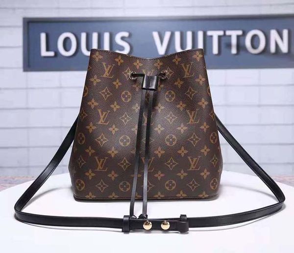 woman handbag luxury designer shoulder bags tote bag leather fashion ladies wallet pocket 034
woman handbag luxury designer shoulder bags tote bag leather fashion ladies wallet pocket 034