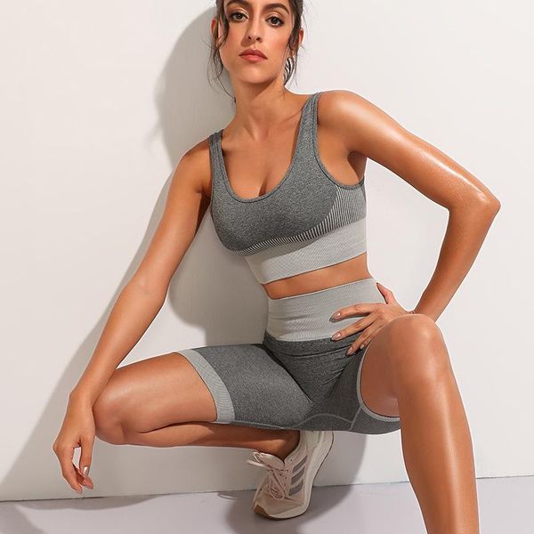 yoga outfit seamless set high waist tight fitness bra shorts women's sports underwear gym workout clothes for women
yoga outfit seamless set high waist tight fitness bra shorts women's sports underwear gym workout clothes for women