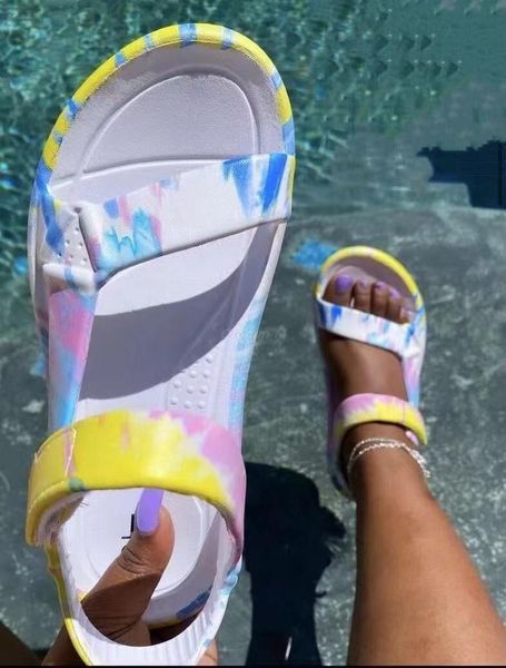 slippers beach shoes women's 2021 summer color matching sandals european and american casual large size flat shoe, Black
slippers beach shoes women's 2021 summer color matching sandals european and american casual large size flat shoe, Black
