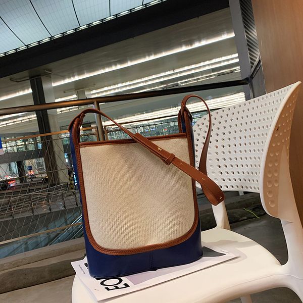 luxury handbags 2021 summer new personalized simple single shoulder women's fashion fresh texture pu small square oblique cross bag
luxury handbags 2021 summer new personalized simple single shoulder women's fashion fresh texture pu small square oblique cross bag