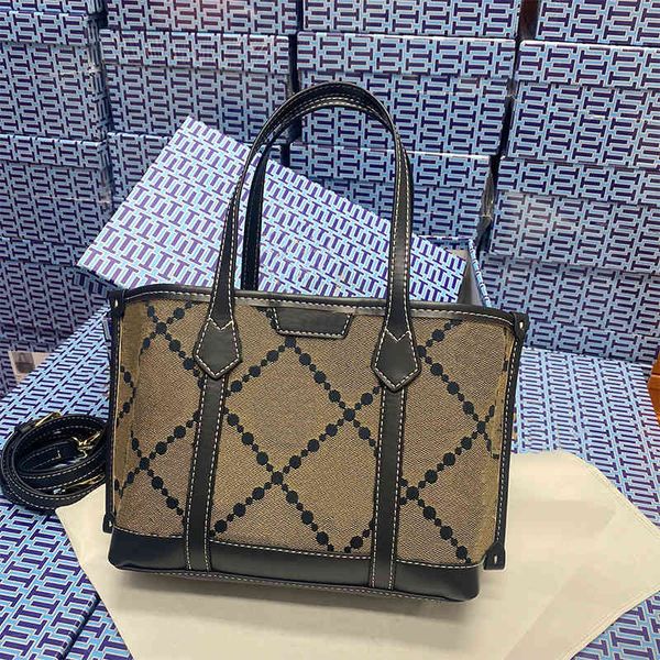 bag female new style fashion casual single shoulder bag simple texture messenger bag
bag female new style fashion casual single shoulder bag simple texture messenger bag
