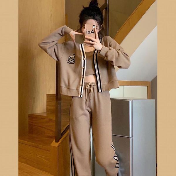 women's two piece pants casual sports suit autumn and winter style reduced age retro knitted wide-leg three-piece, White
women's two piece pants casual sports suit autumn and winter style reduced age retro knitted wide-leg three-piece, White