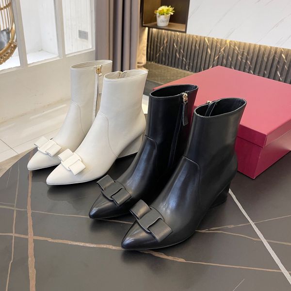 fashion-boots warm snow luxury designer leather winter women ankle soft comfort plush punk platform womern shoes for female a256, Black
fashion-boots warm snow luxury designer leather winter women ankle soft comfort plush punk platform womern shoes for female a256, Black
