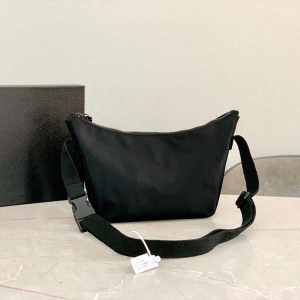 factory outlet design new fashion trend women's armpit single shoulder leisure simple hand shopping bag
factory outlet design new fashion trend women's armpit single shoulder leisure simple hand shopping bag