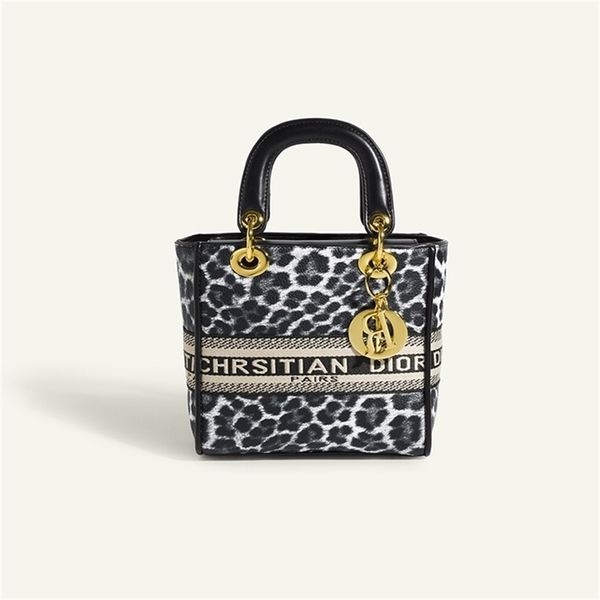 factory store shop hong texture light luxury women's 2022 new fashion versatile leather portable princess bag one shoulder messenger ba
factory store shop hong texture light luxury women's 2022 new fashion versatile leather portable princess bag one shoulder messenger ba