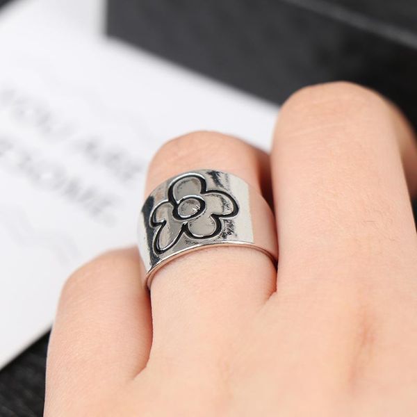 wedding rings punk metal geometry circular flower for women trendy vintage plum blossom daisy ring party couple, Slivery;golden
wedding rings punk metal geometry circular flower for women trendy vintage plum blossom daisy ring party couple, Slivery;golden