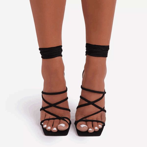 black color cross tied high heels shoes for women thick heel pumps plus size 35-42 woman gladiator sandals summer tws1028 y0721
black color cross tied high heels shoes for women thick heel pumps plus size 35-42 woman gladiator sandals summer tws1028 y0721