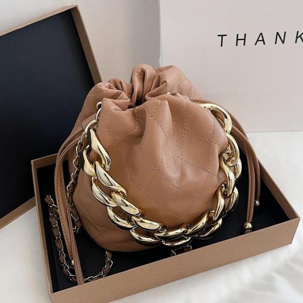 evening bags thick chain tote bucket bag 2021 fashion pu leather women's designer handbag lattice shoulder messenger
evening bags thick chain tote bucket bag 2021 fashion pu leather women's designer handbag lattice shoulder messenger