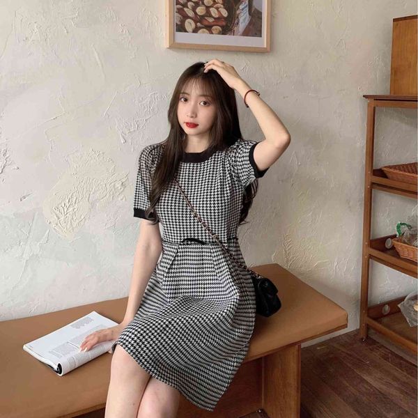 bubble summer french temperament fat mm large women's sleeve thousand bird lattice a-line skirt knitted dress, Black;gray
bubble summer french temperament fat mm large women's sleeve thousand bird lattice a-line skirt knitted dress, Black;gray