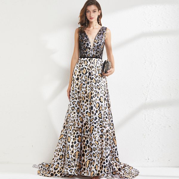 women's party dresses v neck sleeveless leopard printed chapel train elegant long maxi evening prom gown, White;black
women's party dresses v neck sleeveless leopard printed chapel train elegant long maxi evening prom gown, White;black