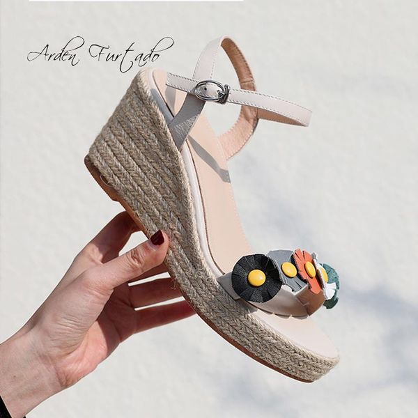 arden furtado 2021 summer wedges sandals flowers women's shoes flat platform genuine leather for girls, Black
arden furtado 2021 summer wedges sandals flowers women's shoes flat platform genuine leather for girls, Black