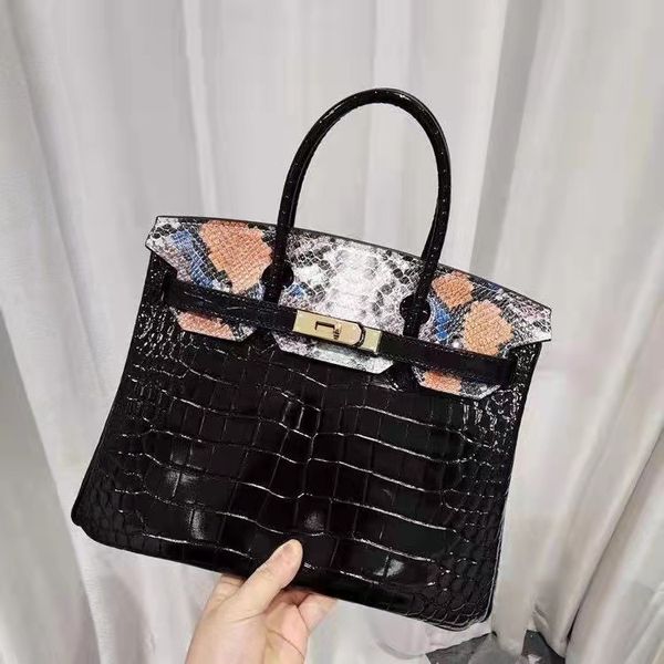 purse black friday crocodile with pattern bag new large capacity leather women's one shoulder messenger bag
purse black friday crocodile with pattern bag new large capacity leather women's one shoulder messenger bag