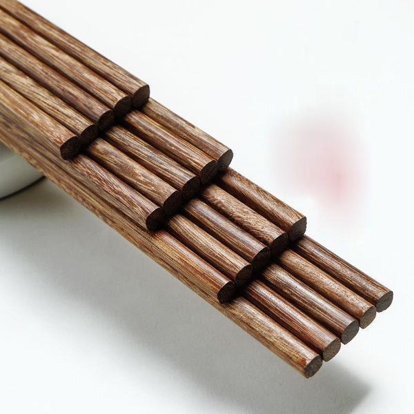 domestic natural lacquer and wax wooden chopsticks solid 10 pairs of high temperature resistant
domestic natural lacquer and wax wooden chopsticks solid 10 pairs of high temperature resistant