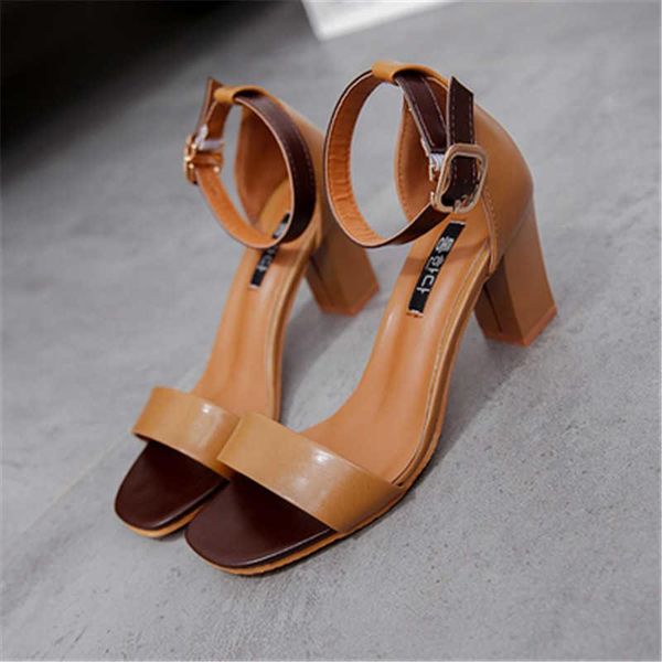 sandals 2021 summer fashion woman one word buckle roman kinds of coarse high heels for plus size 34-42 brown, Black
sandals 2021 summer fashion woman one word buckle roman kinds of coarse high heels for plus size 34-42 brown, Black